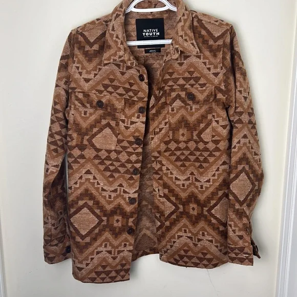 Native Youth Aztec Pattern Shacket Size Small - Picture 2 of 9